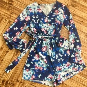 🔴x3/$15 💙🌸🌺CUTE FLORAL LONG SLEEVE BLUE ROMPER